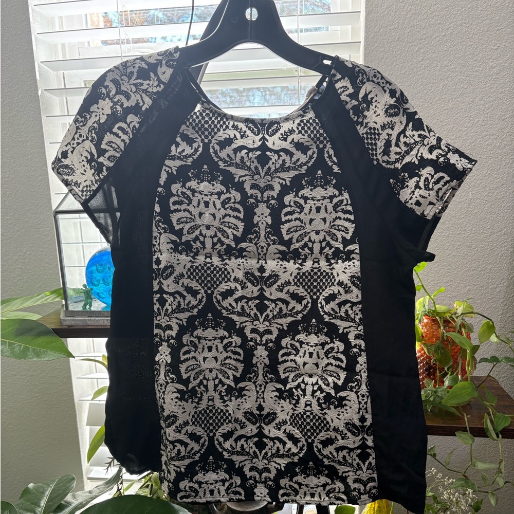 Chelsea & Violet Black and Cream Blouse